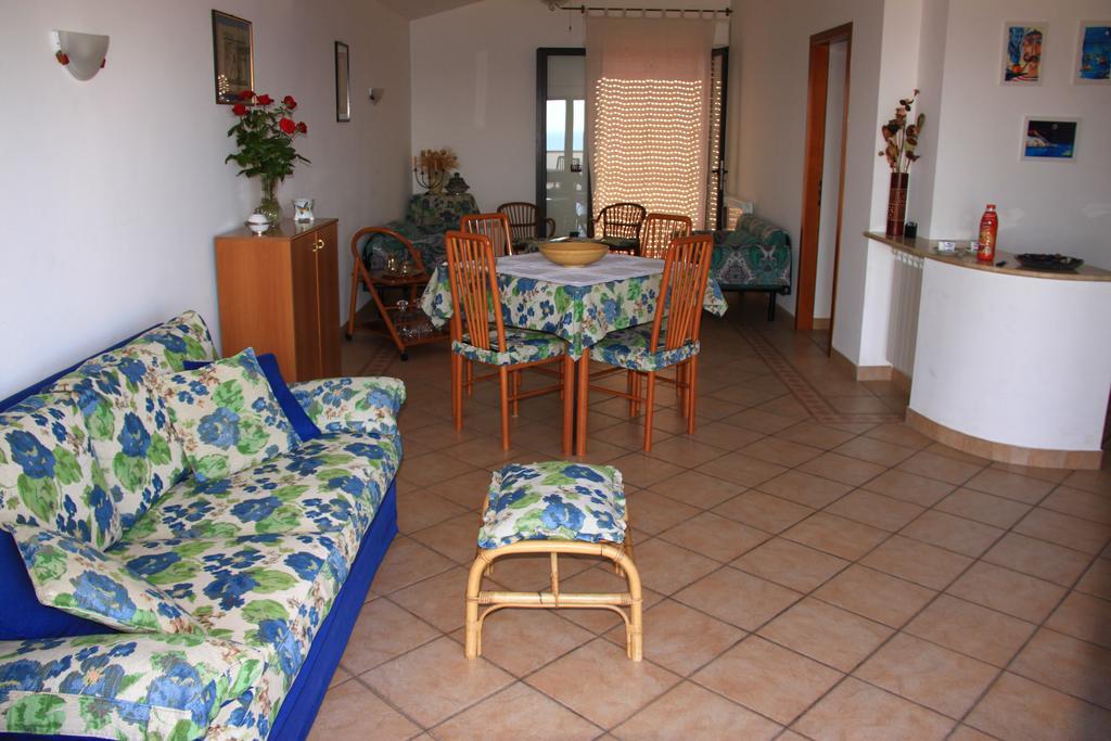 B&B La Piccola Oasi Лаццаро Экстерьер фото